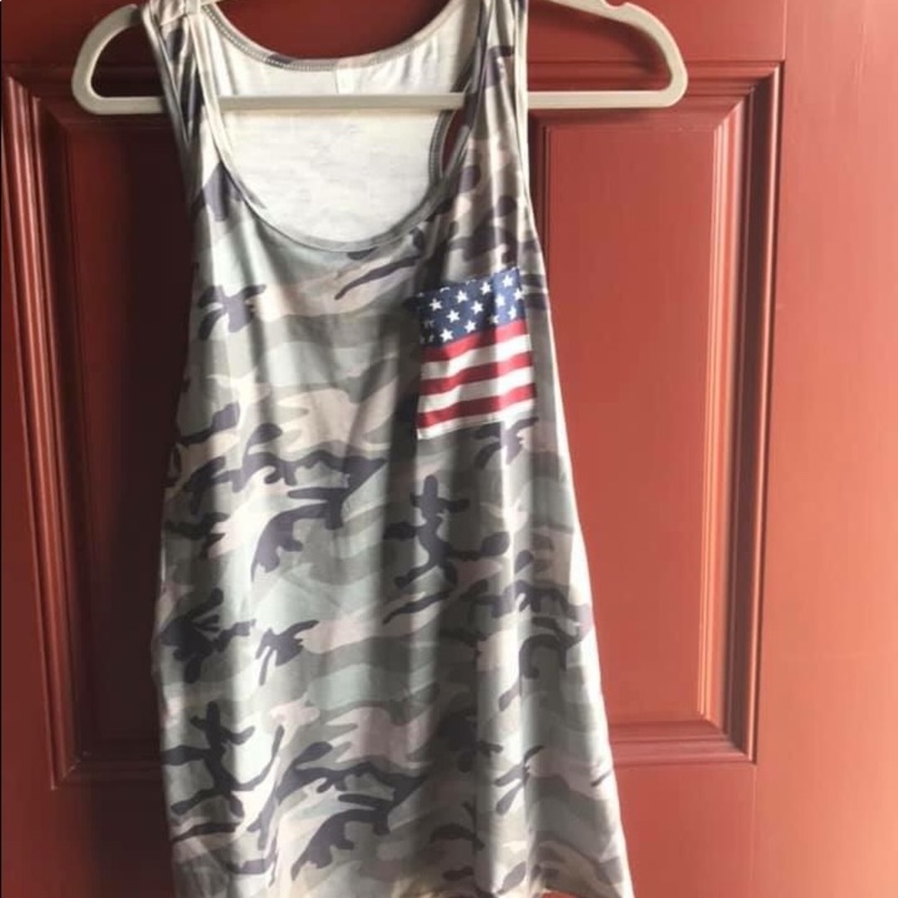 Camo tank